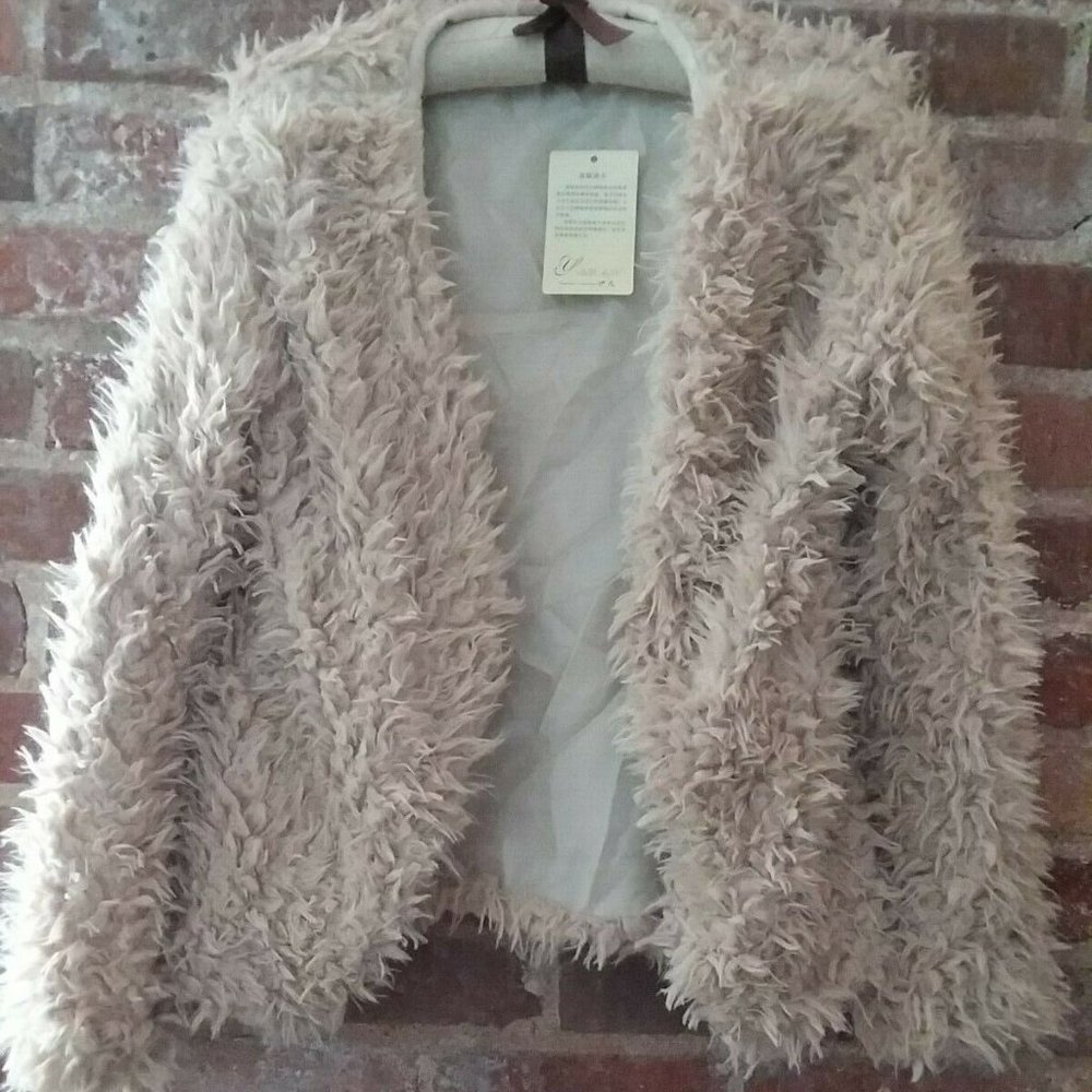 MADE IN YIFAN Cream Long Sleeve Lined Faux Fur Jacket Coat Women Juniors Size XL
